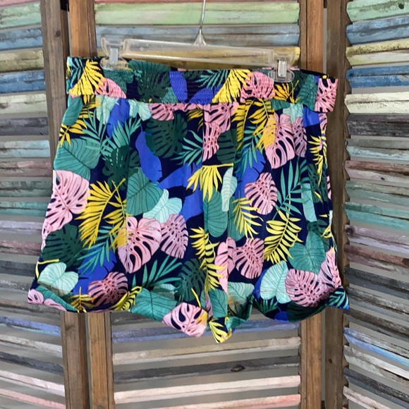 Tropical shorts - Picture 4 of 9